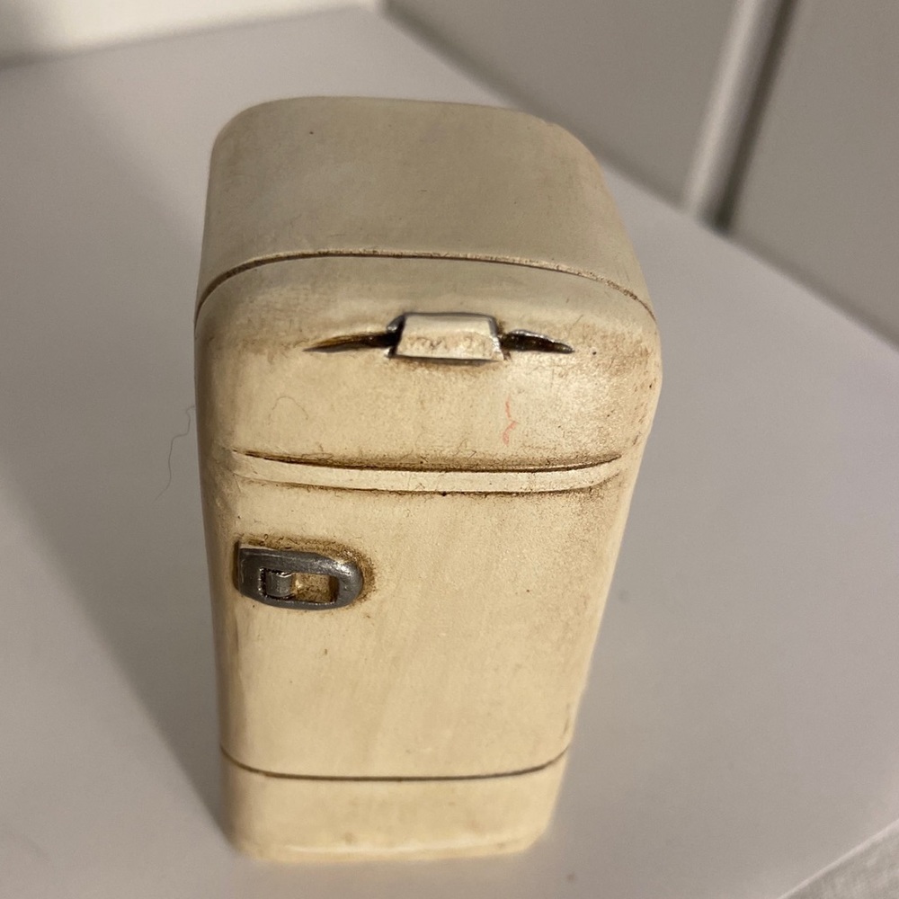 Retro Refrigerator mini figurine Collectable by Melissa Frances 2003 Vintage
